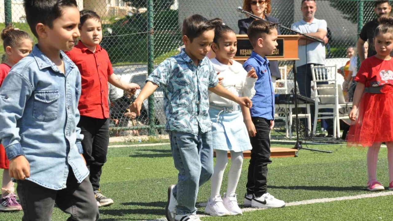 Keşan’da Romanlar Günü kutlamaları renkli görüntülere sahne oldu