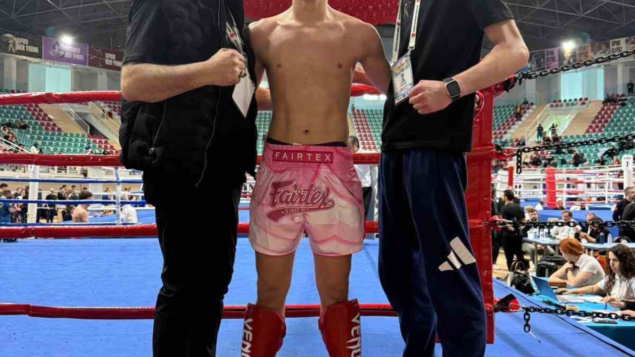 Kickboks Türkiye Şampiyonası’nda Afyonkarahisarlı sporculardan önemli başarı