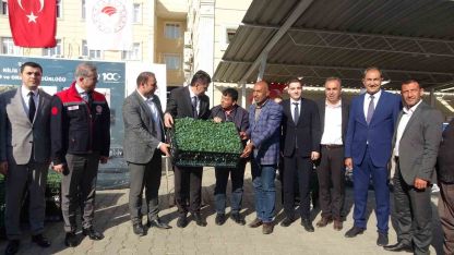 Kilis’te 320 çiftçiye üzüm şalı, 250 çiftçiye 400 bin fide desteği