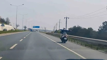 Kırıkkale’de motosiklette kasksız çocuğun tehlikeli yolculuğu kamerada
