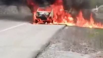Kırklareli’nde seyir halindeyken yangın çıkan araç küle döndü