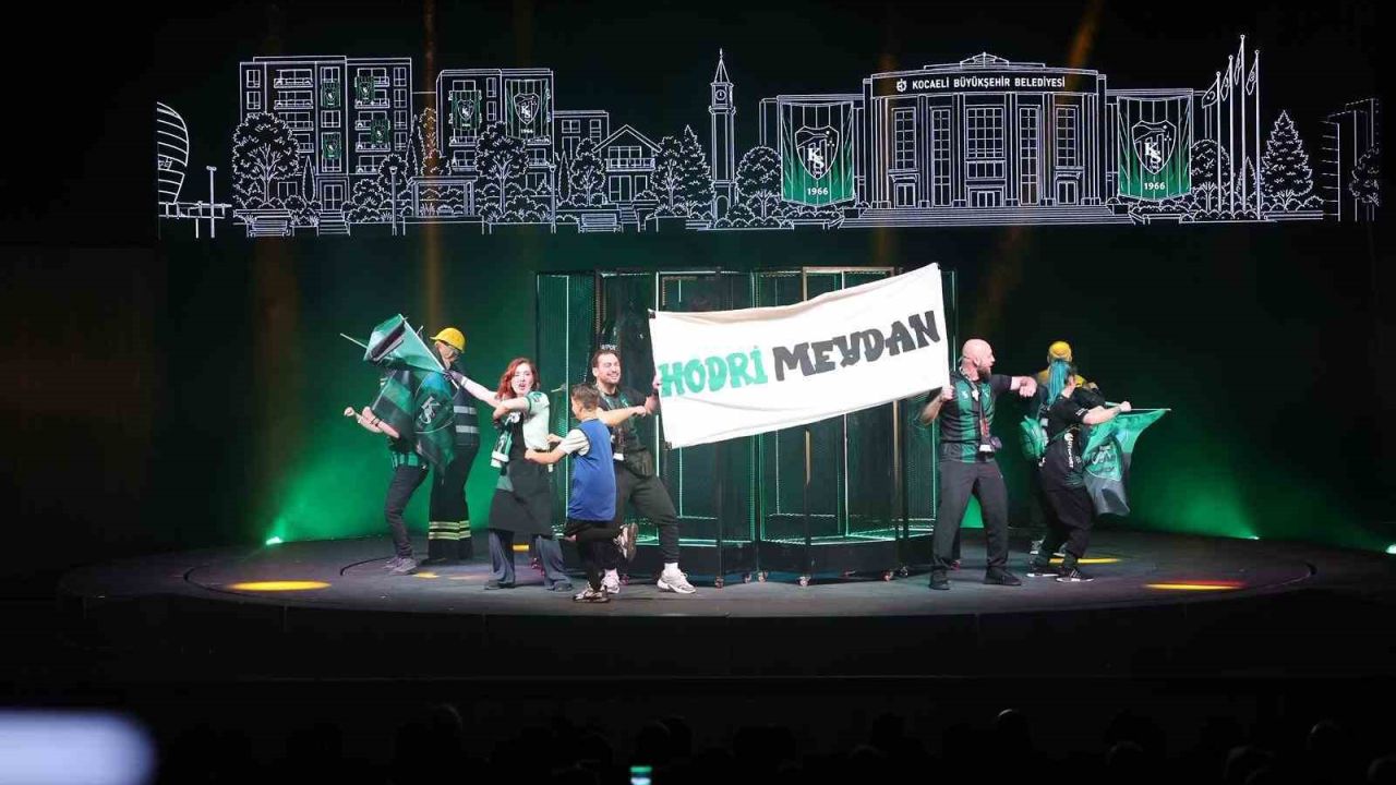 Kocaelispor’un 60. yılında "Efsane Forma" tiyatro oyunu sahnelendi