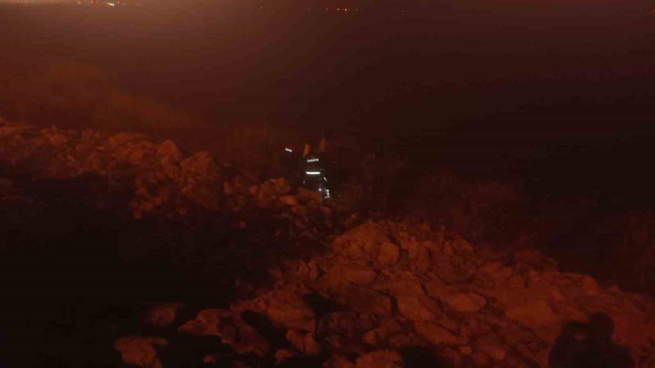 Kontrolden çıkan otomobil göl kenarına uçtu: 1 yaralı