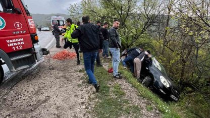 Kontrolden çıkan otomobil şarampole savruldu: 2 yaralı