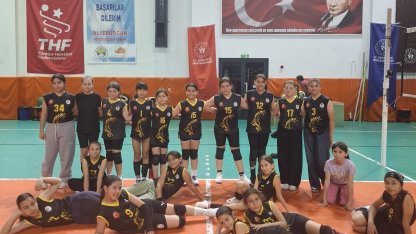 Köyceğiz voleybol takımında minik kaptanlar yetişiyor