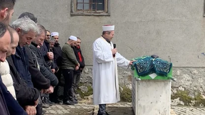 "Köyün neşesi" engelli genç herkesi gözyaşlarına boğdu: İmam ayakta durmakta güçlük çekti