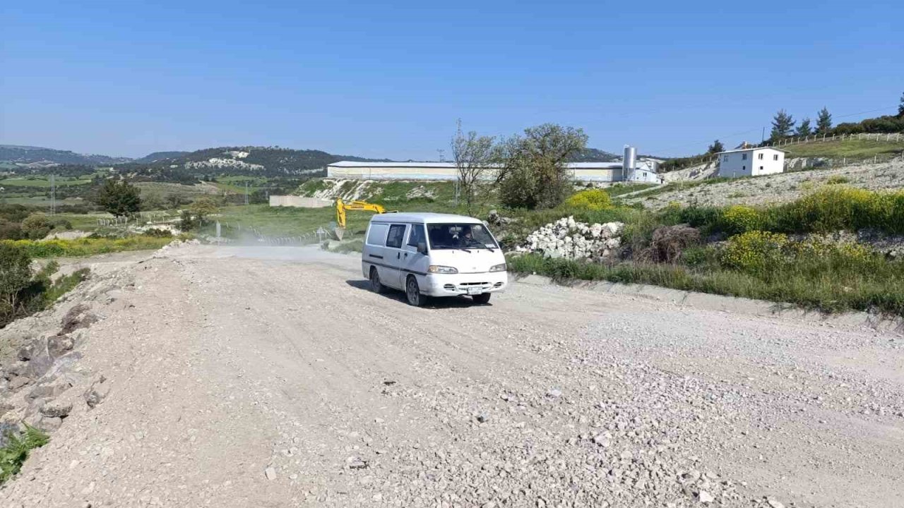 Kula-Selendi eski yolu yeniden ulaşıma açıldı