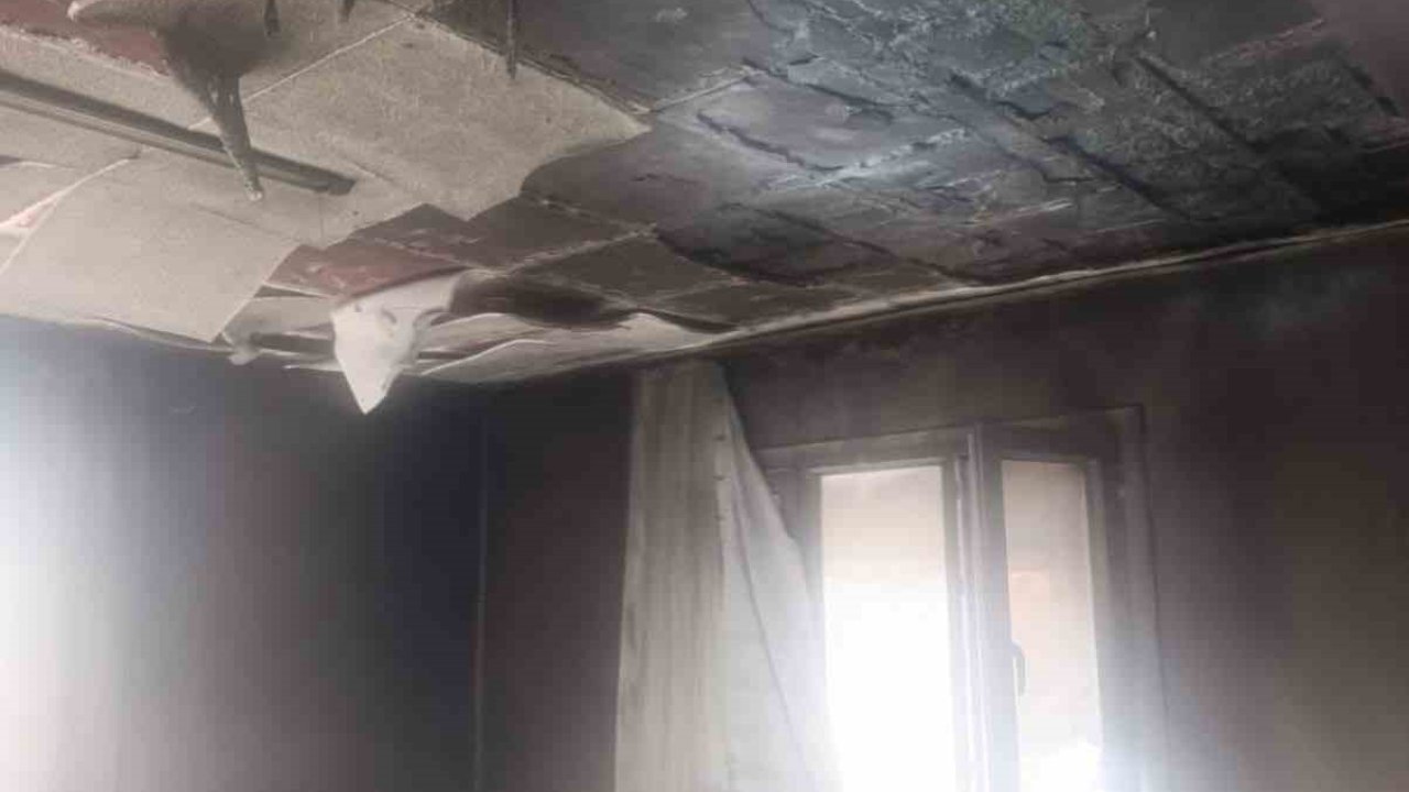 Kumlu’da ev yangını