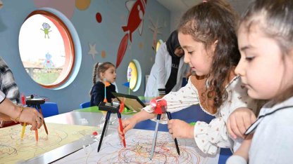 Kur’an kursunun minik öğrencilerinden Robotik Kodlama Şenliği