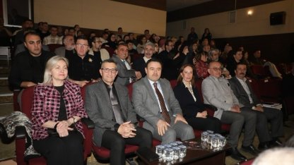 Kütahya protokolü "Devlet Ana" adlı tiyatro oyununu izledi
