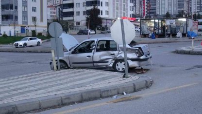 Malatya’da iki araç çarpıştı: 4 yaralı
