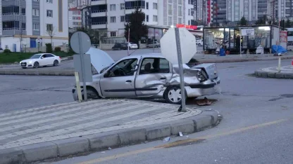 Malatya’da iki araç çarpıştı: 4 yaralı