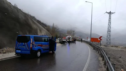 Malatya’da kontrolden çıkan araç devrildi: 5 yaralı