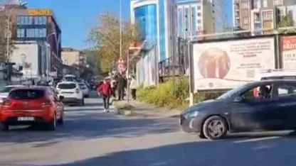 Maltepe’de sürücüyü darbedip motosikletine el koydular