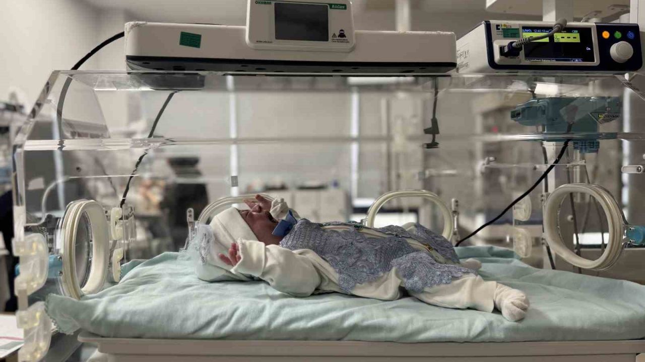 Mardin’de nadir görülen hastalıkla doğan bebek sağlığına kavuştu