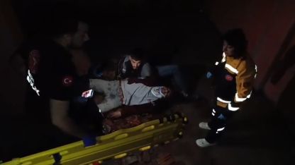 Merdivenlerden yuvarlanan işçi yaralandı