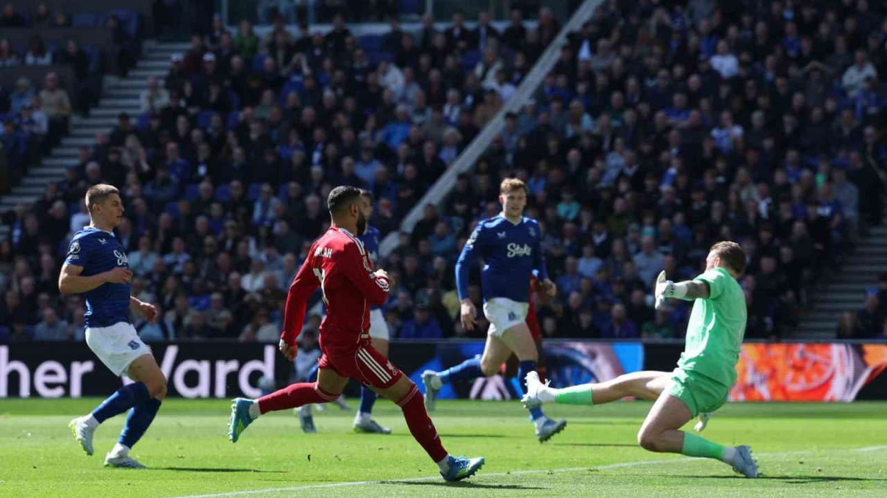 Merseyside derbisinde kazanan Liverpool