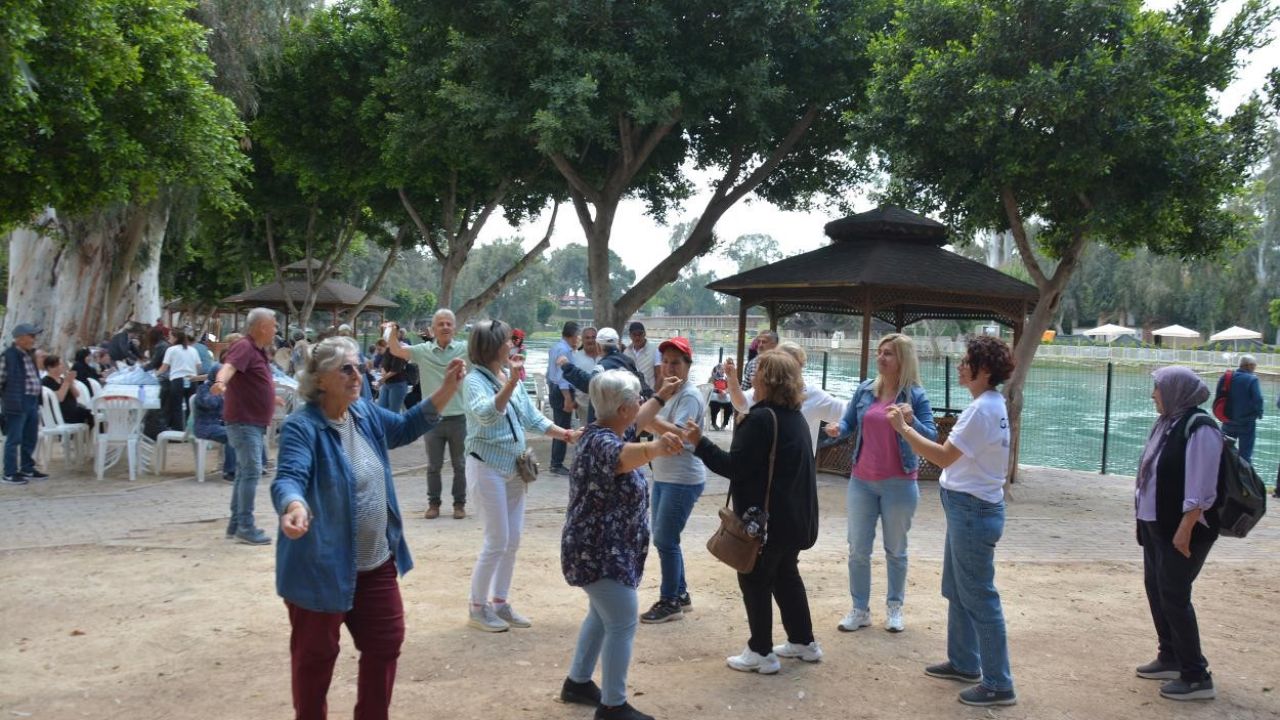 Mersin Büyükşehir Belediyesinden emeklilere doğa gezisi