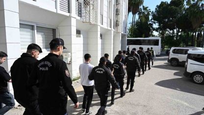 Mersin’de dolandırıcılık şebekesi çökertildi: 100 milyonluk para trafiği ortaya çıktı