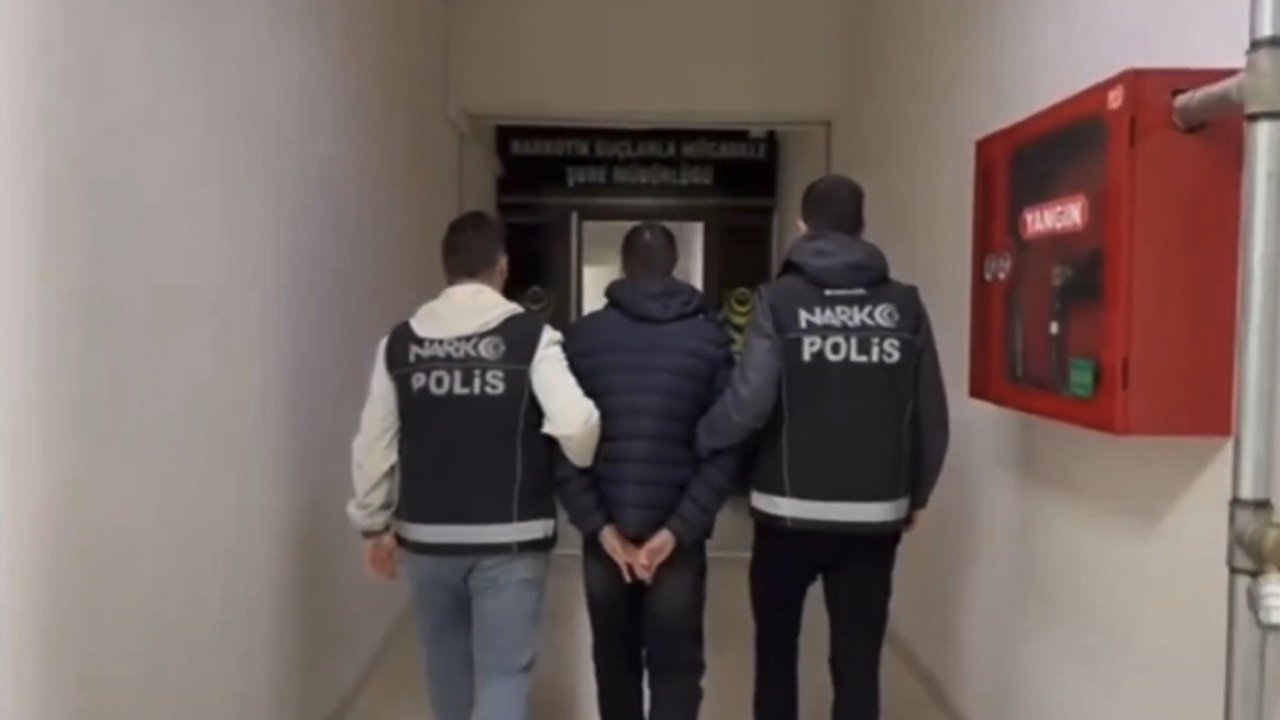 Mide ve bağırsaklarında uyuşturucu taşıyan şüpheli yakalandı