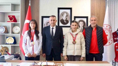 Milli boksörlerden İl Müdürü Dorul’a ziyaret