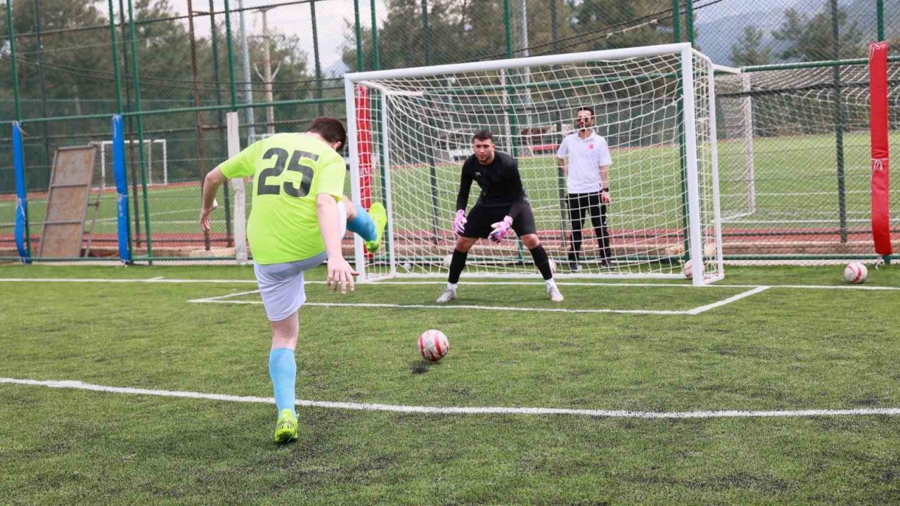 Milli Egemenlik Kupasında ilk düdük çaldı