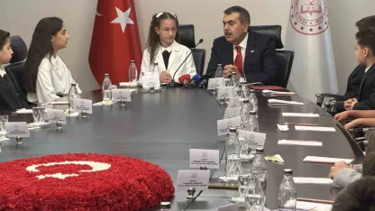 Milli Eğitim Bakanlığı’nda 23 Nisan’da anlamlı devir teslim