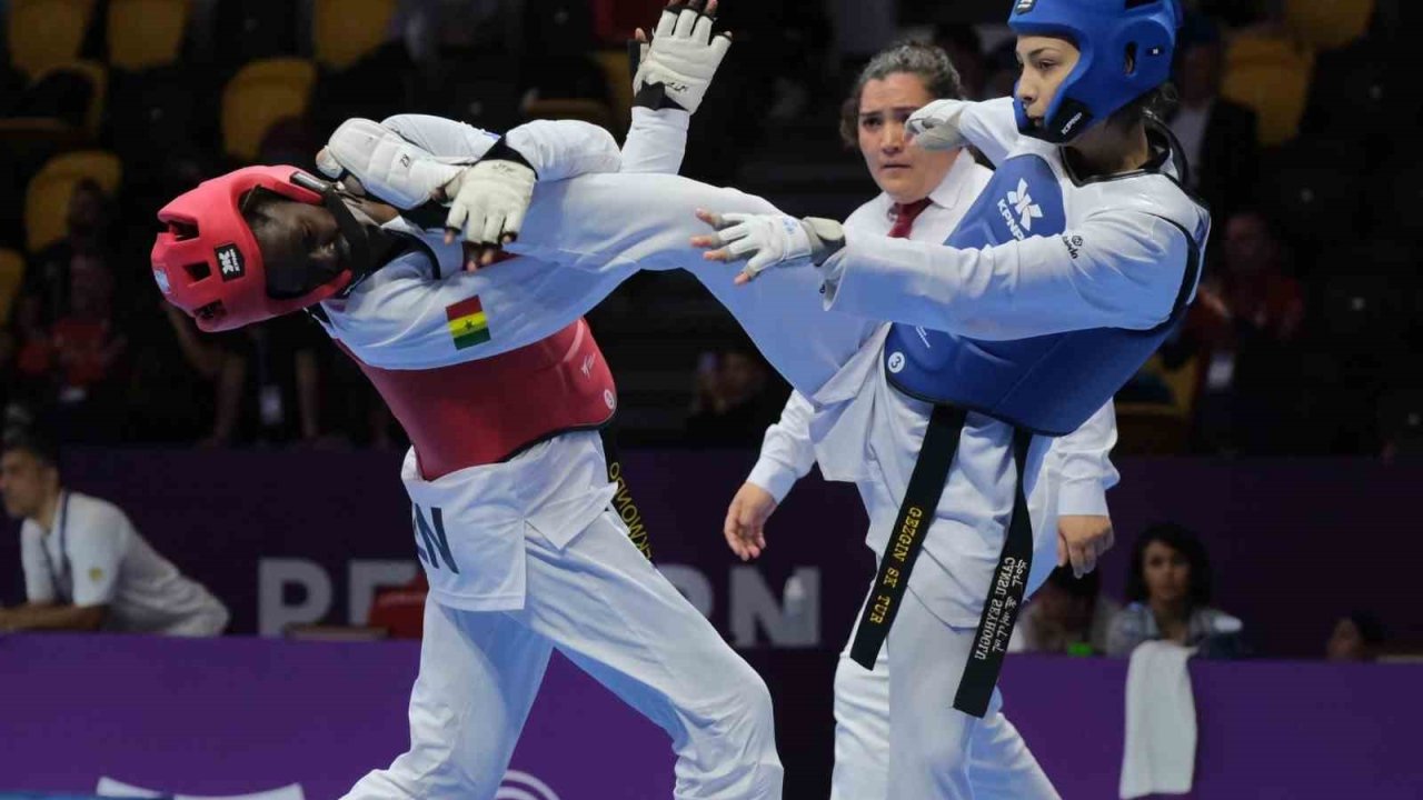 Milli taekwondocu Cansu Şeyhoğlu dünya ikincisi