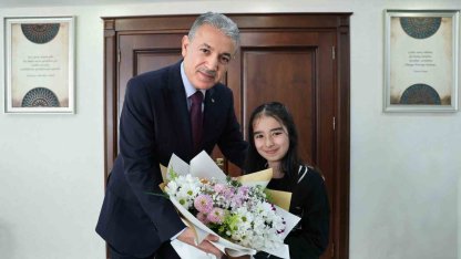 Minik Ela Naz, valilik koltuğuna oturdu