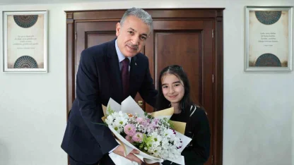 Minik Ela Naz, valilik koltuğuna oturdu