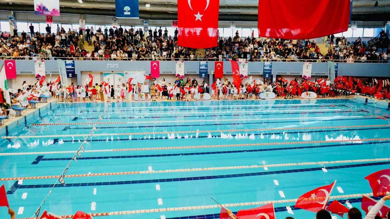 Minik kulaçlar Alleben’de buluştu