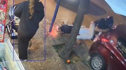 Motosiklet sürücüsünün ölümden döndüğü kaza kamerada