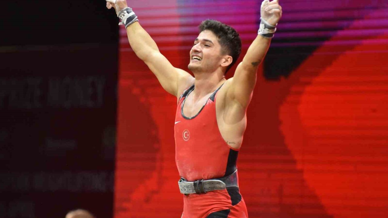 Muhammed Furkan rekorla Avrupa şampiyonu