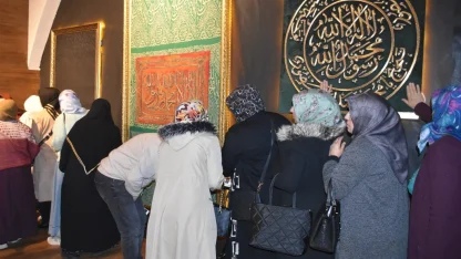 Mukaddes Emanetler Sergisi’ne yoğun ilgi