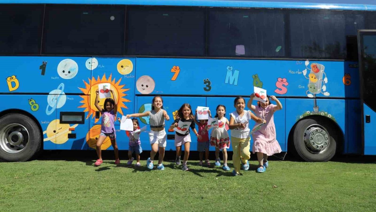 Nazilli’de çocuklara özel Mobil Oyun Otobüsü mahalle mahalle geziyor