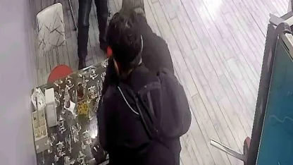 Nefes borusuna çilek takılan döner ustasını kurye kurtardı