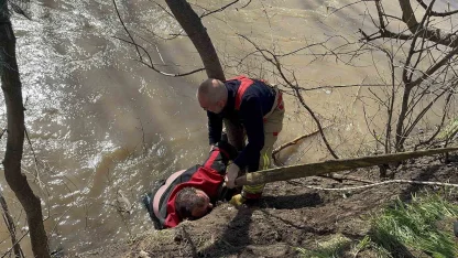Nehre düşen kişiyi kurtarmak için zamanla yarış: Can pazarı yaşandı