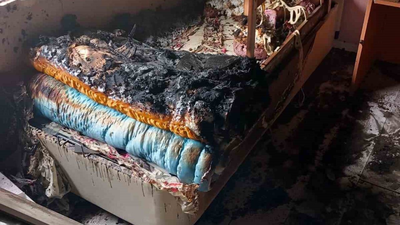 Nevşehir’de yıldırım düşen evde yangın çıktı