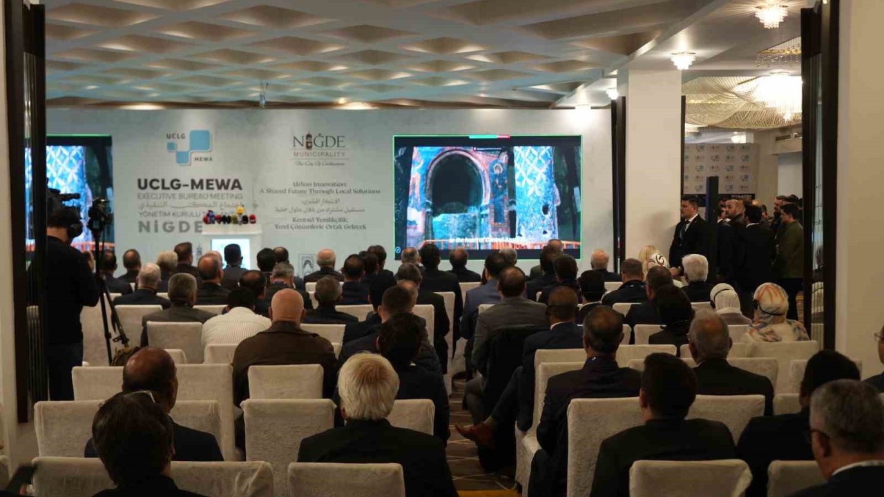 Niğde’de akıllı şehirler ve kentsel yenilikçilik masaya yatırıldı