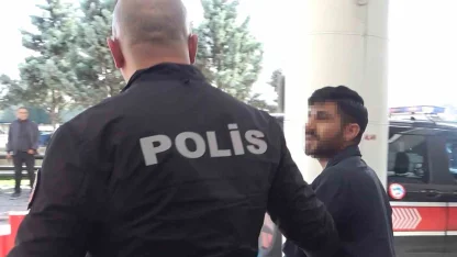 Nikahsız birliktelikten doğan bebekle fotoğraf paylaşan çift hastanede bıçaklandı