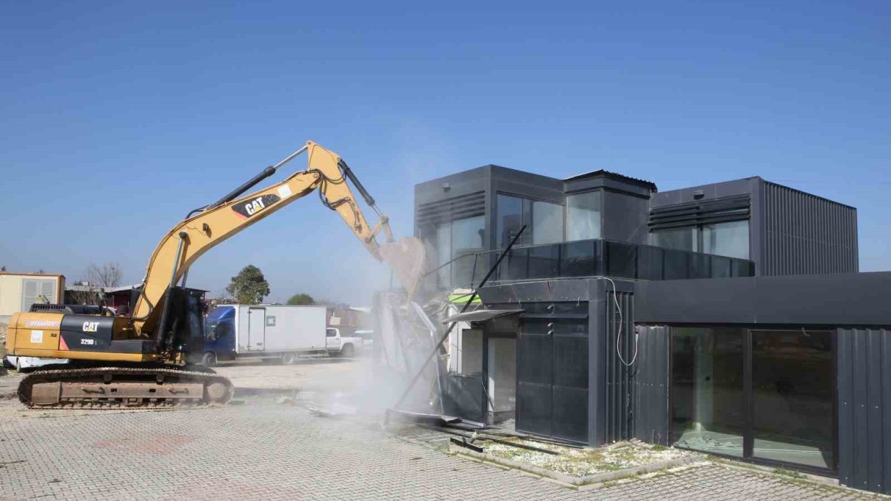 Nilüfer’de kaçak yapılar yıkıldı