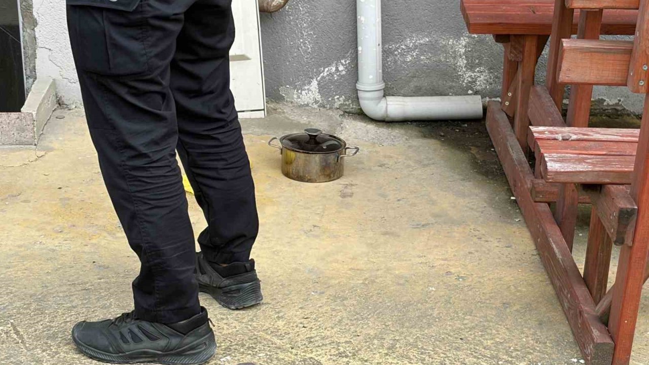 Ocakta unutlan yemek yangına sebep oldu