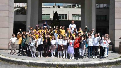 Öğrenciler dondurulmuş hayvan müzesini yakından inceledi