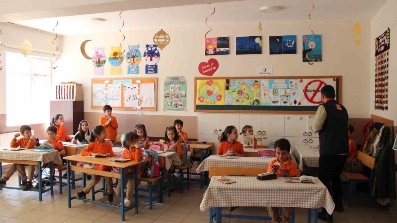 Öğrencilere 112 Acil Çağrı sistemi anlatıldı