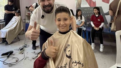 Öğrencilerin yüzü gülsün diye iş yerinin kapısına kilit vurdu