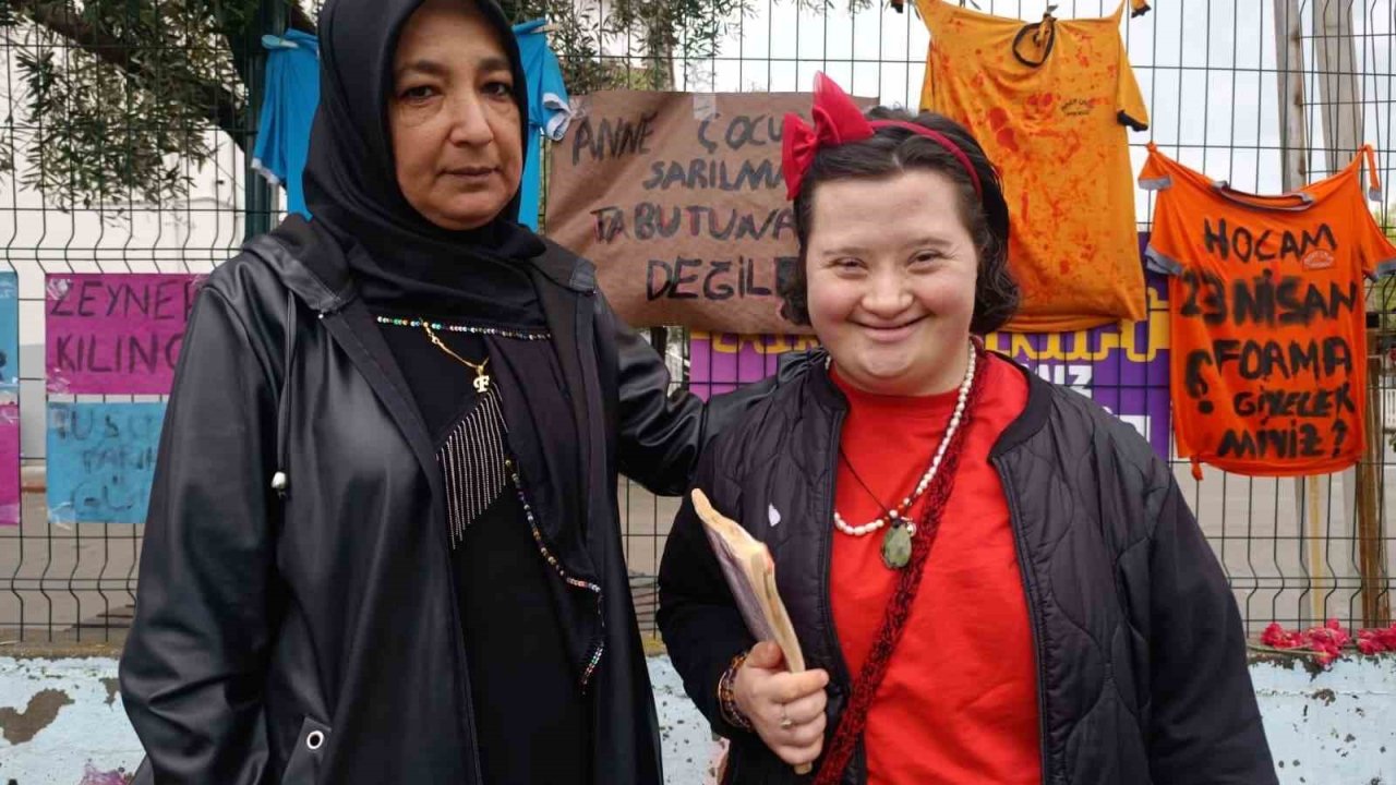 Öğretmen Ayla Kara’nın yakınları okulda dua etti