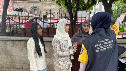 On binlerce turiste hizmet verdiler