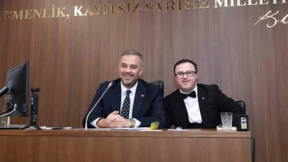 Onikişubat Belediyesi meclis oturumunu down sendromlu Abdullah yönetti
