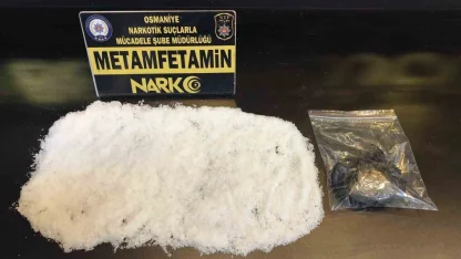 Osmaniye’de 3 araçta uyuşturucu operasyonu: 5 tutuklama