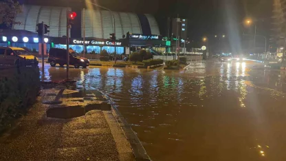 Osmaniye’de sağanak yağış hayatı olumsuz etkiledi